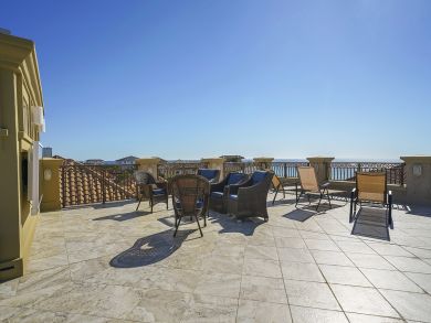 Luxury Destin Vacation Home Short Walk to Beach Sleeps 12