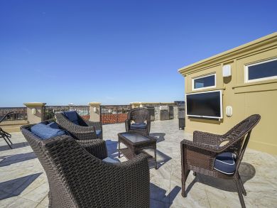 Luxury Destin Vacation Home Short Walk to Beach Sleeps 12