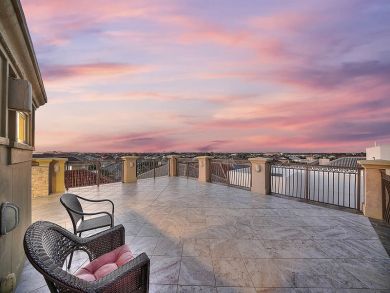 Luxury Destin Vacation Home Short Walk to Beach Sleeps 12
