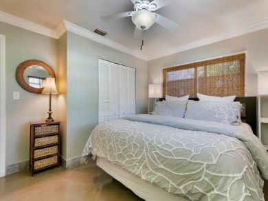 Charming Vacation Rental on Fort Myers. Call Today