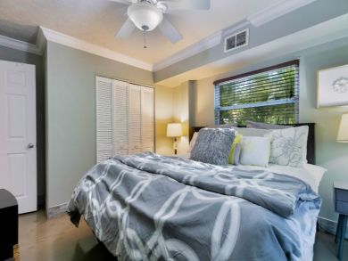 Charming Vacation Rental on Fort Myers. Call Today