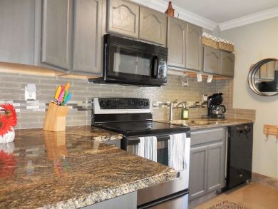 Charming Vacation Rental on Marathon. Call Today