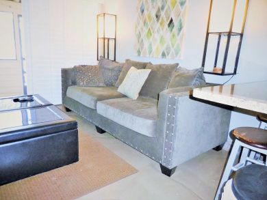Charming Vacation Rental on Marathon. Call Today