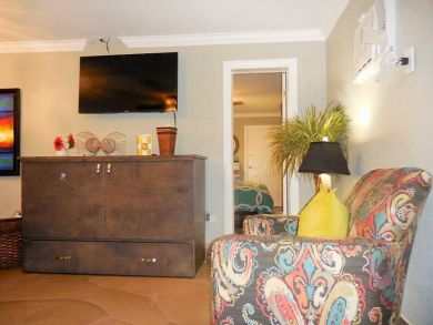 Charming Vacation Rental on Marathon. Call Today