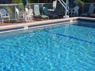 Charming Vacation Rental on Marathon. Call Today