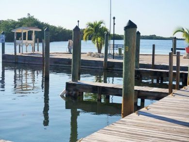 Charming Vacation Rental on Marathon. Call Today