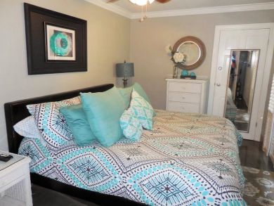 Charming Vacation Rental on Marathon. Call Today