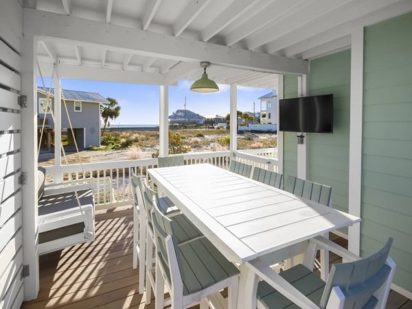 Santa Rosa Vacation Home Four Bedroom Walk to Beach