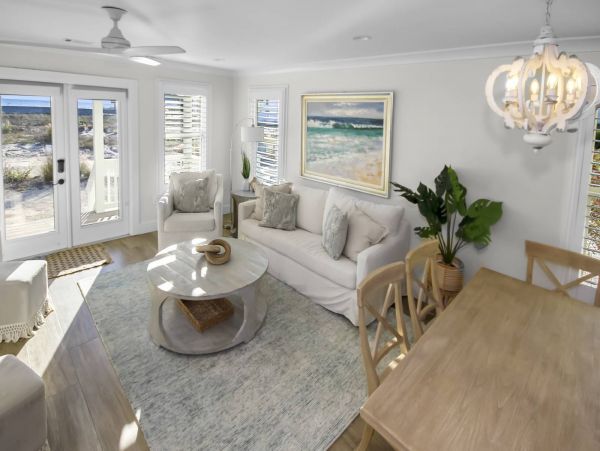 Santa Rosa Vacation Home Four Bedroom Walk to Beach