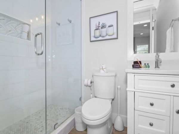 Santa Rosa Vacation Home Four Bedroom Walk to Beach