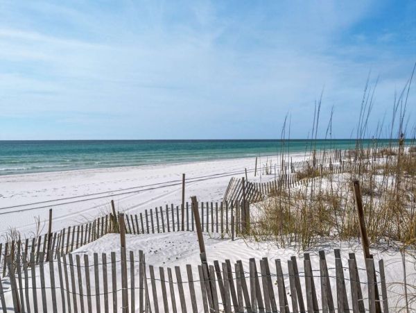Santa Rosa Vacation Home Four Bedroom Walk to Beach