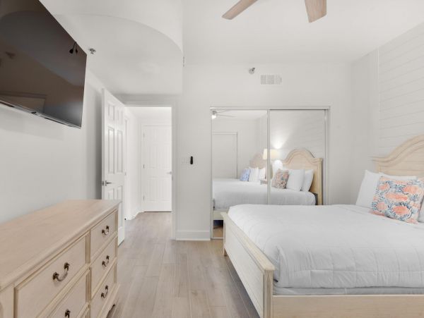 On Beach Destin Vacation Condo Sleeps 8 Bedroom