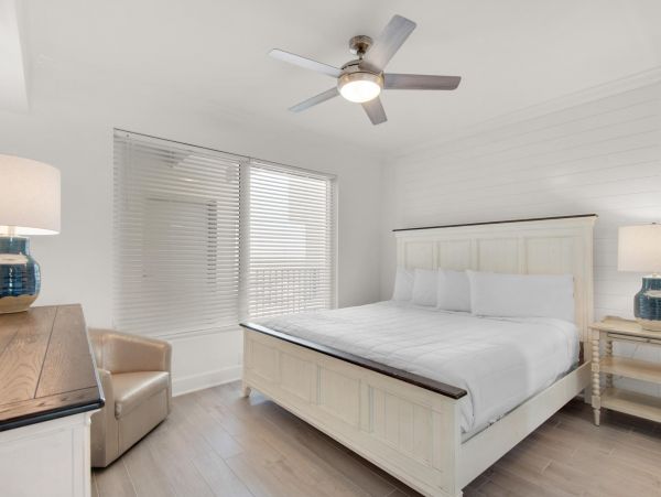 On Beach Destin Vacation Condo Sleeps 8 Bedroom