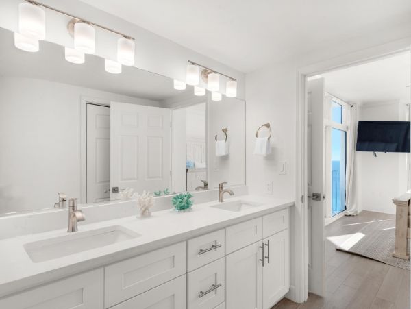 On Beach Destin Vacation Condo Sleeps 8 Bedroom