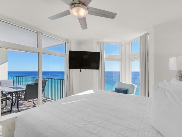 On Beach Destin Vacation Condo Sleeps 8 Bedroom