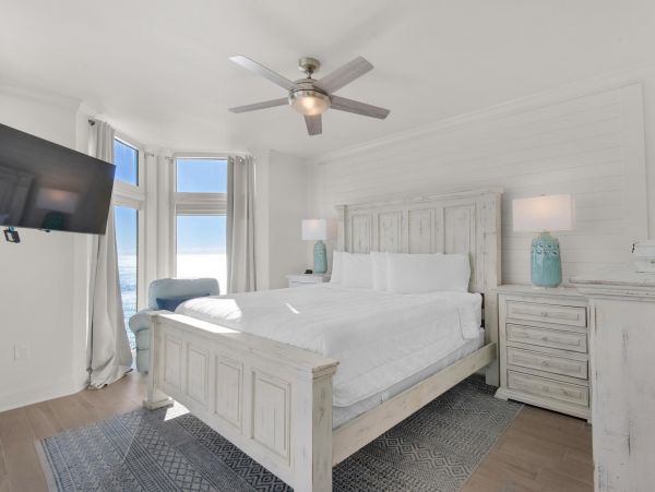 On Beach Destin Vacation Condo Sleeps 8 Bedroom