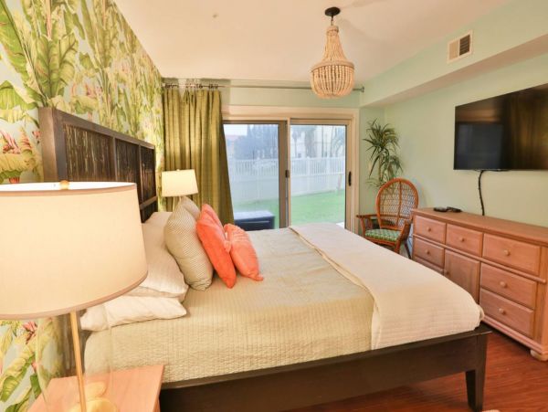 Charming Vacation Condo in Miramar Beach Close to Beach