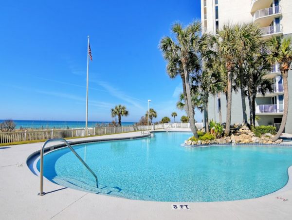 Stunning Views & Resort Style Pool