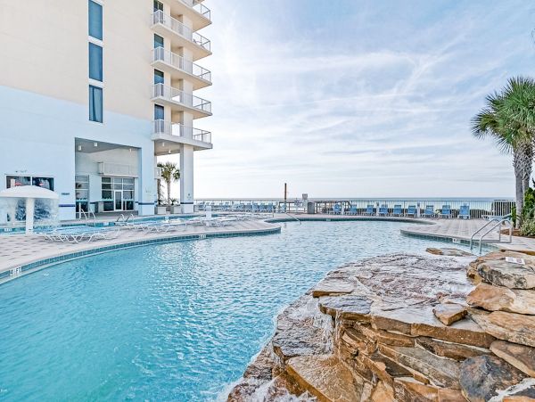 Stunning Views & Resort Style Pool