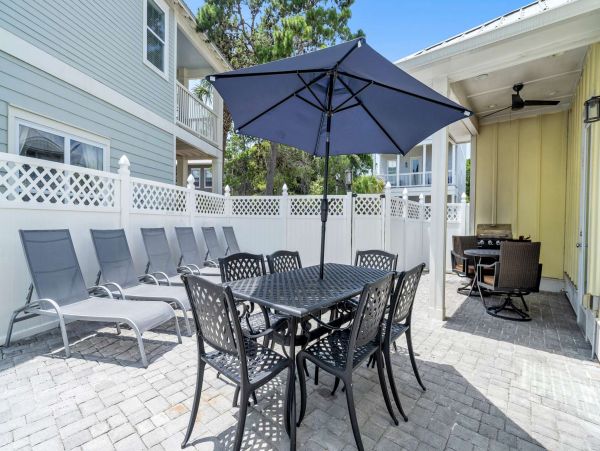 Six Bedrooms Vacation Home in Miramar Beach Sleeps 16 Guests