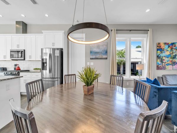 Six Bedrooms Vacation Home in Miramar Beach Sleeps 16 Guests