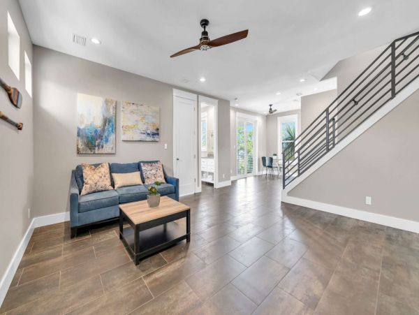 Six Bedrooms Vacation Home in Miramar Beach Sleeps 16 Guests