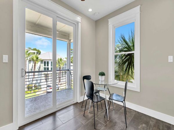 Six Bedrooms Vacation Home in Miramar Beach Sleeps 16 Guests