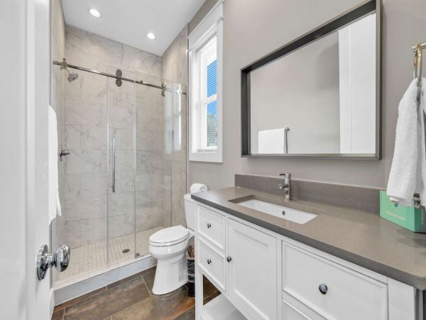 Six Bedrooms Vacation Home in Miramar Beach Sleeps 16 Guests