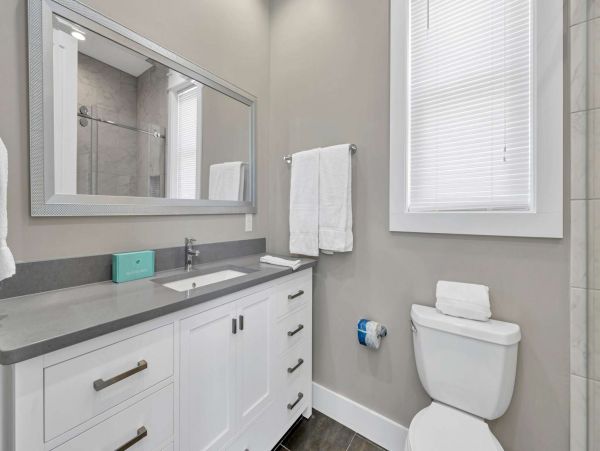 Six Bedrooms Vacation Home in Miramar Beach Sleeps 16 Guests