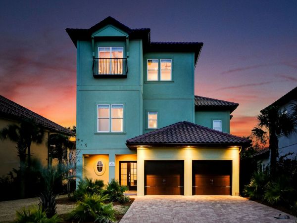 Destin Luxury Vacation Rental Home Five Bedrooms Sleeps 15