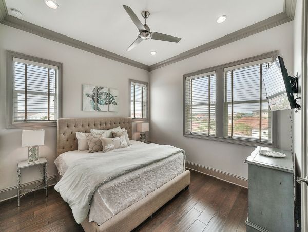 Destin Luxury Vacation Rental Home Five Bedrooms Sleeps 15