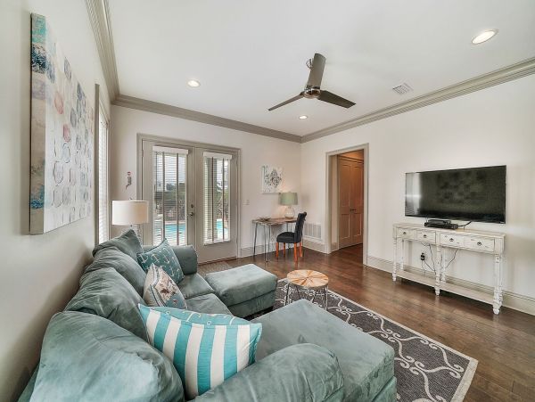 Destin Luxury Vacation Rental Home Five Bedrooms Sleeps 15