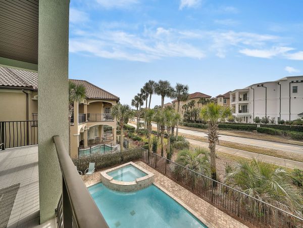 Destin Luxury Vacation Rental Home Five Bedrooms Sleeps 15