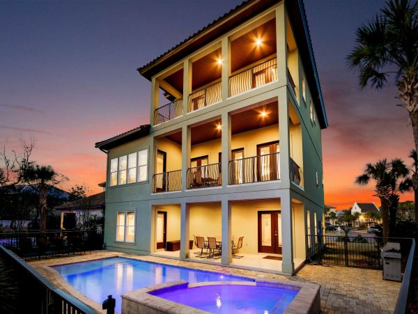 Destin Luxury Vacation Rental Home Five Bedrooms Sleeps 15