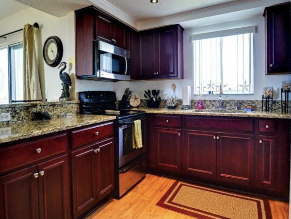 Charming Vacation Rental on Indian Rocks Beach. Call Today