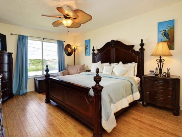 Charming Vacation Rental on Indian Rocks Beach. Call Today