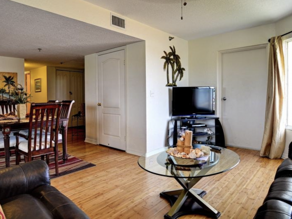 Charming Vacation Rental on Indian Rocks Beach. Call Today