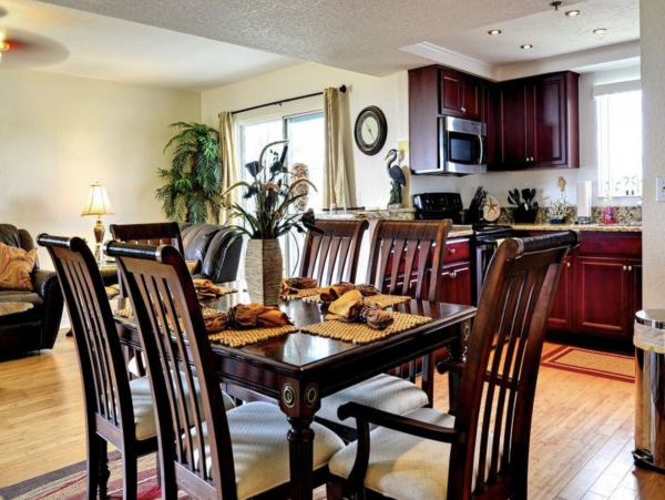 Charming Vacation Rental on Indian Rocks Beach. Call Today