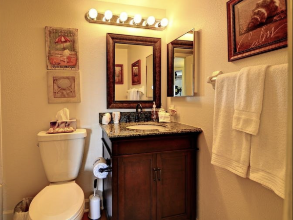 Charming Vacation Rental on Indian Rocks Beach. Call Today