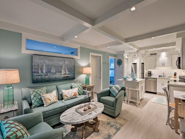 Naples Vacation Rental – Steps from Beach & 5th Avenue