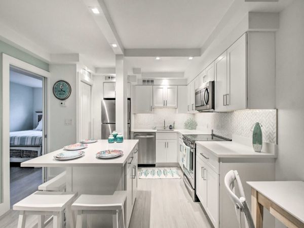 Naples Vacation Rental – Steps from Beach & 5th Avenue