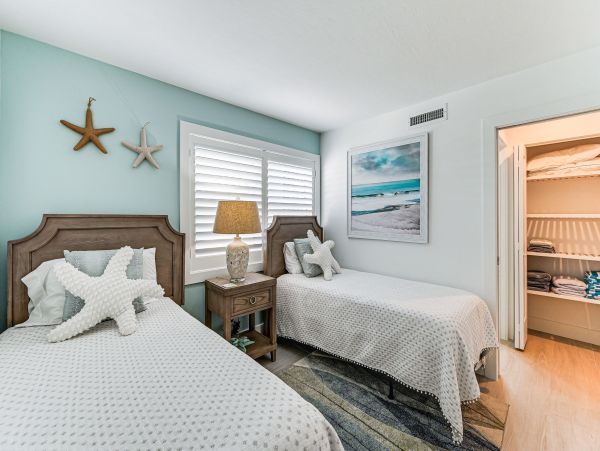 Naples Vacation Rental – Steps from Beach & 5th Avenue
