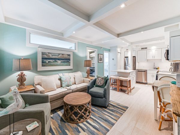 Naples Vacation Rental – Steps from Beach & 5th Avenue