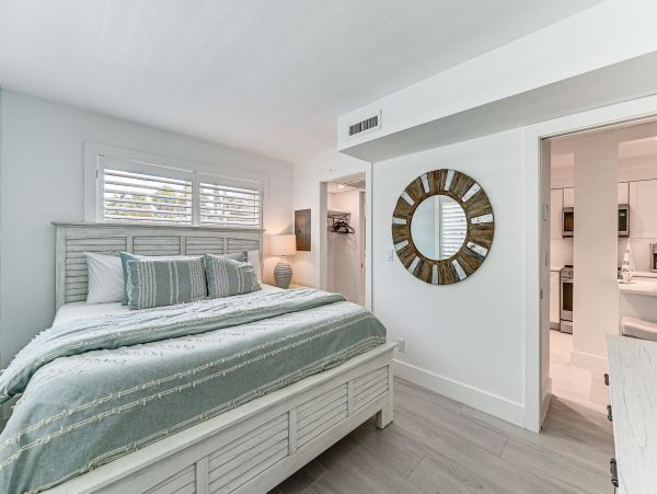 Naples Vacation Rental – Steps from Beach & 5th Avenue