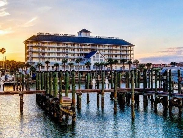 Clearwater Vacation Condo Sleeps Six Guests With Pool & Water Views