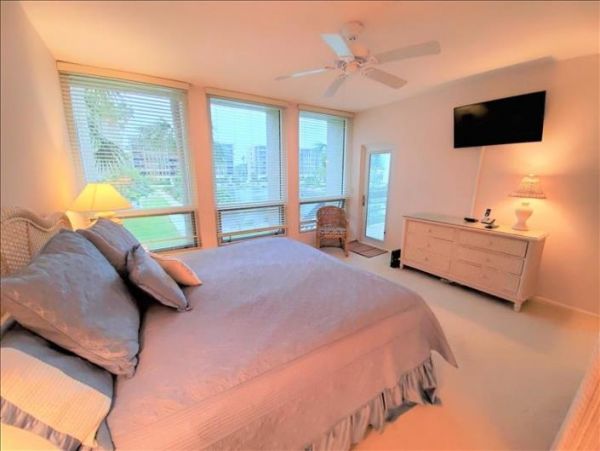 Longboat Key Vacation Rental Sleeps Four Guests