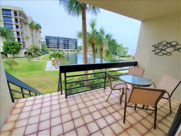 Longboat Key Vacation Rental Sleeps Four Guests