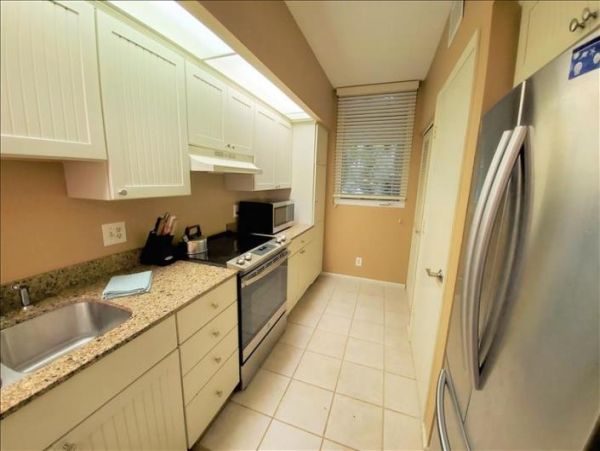 Longboat Key Vacation Rental Sleeps Four Guests