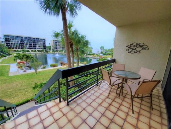 Longboat Key Vacation Rental Sleeps Four Guests