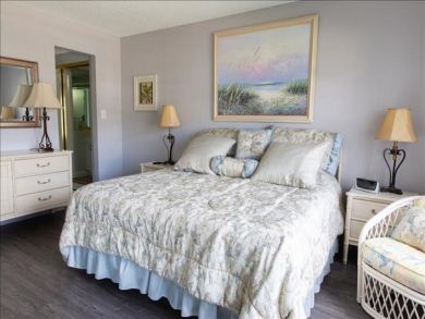 Charming Vacation Rental on Longboat Key. Call Today